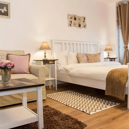 Sector 4 - Motru 75 By Mrg Apartment